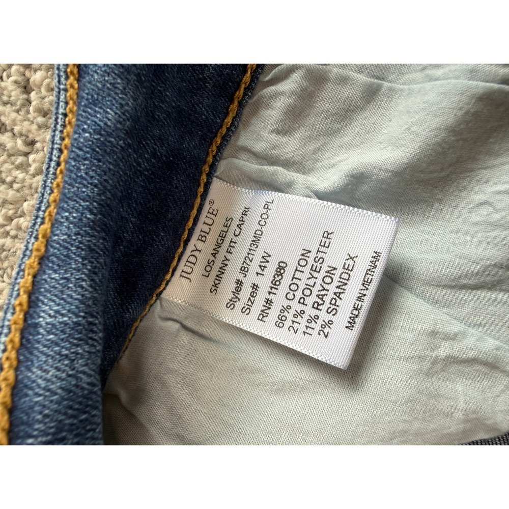 Judy Blue Skinny Fit Capri Jeans Medium Wash Side Slit 14W JB72113MD-CO-PL - Picture 5 of 8